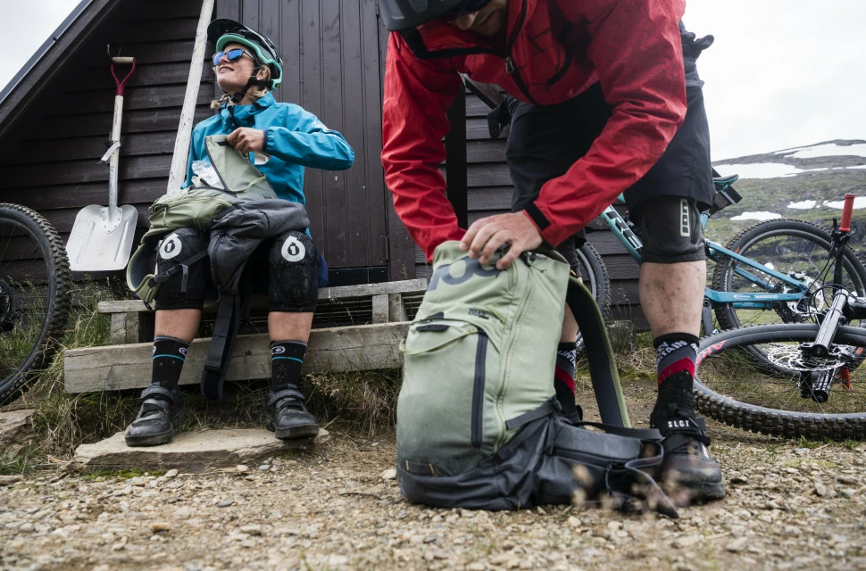 Evoc Verkaufsladen 41 Evoc Verkaufsladen -Evoc Verkaufsladen 2021 EVOC Trail Pro hero